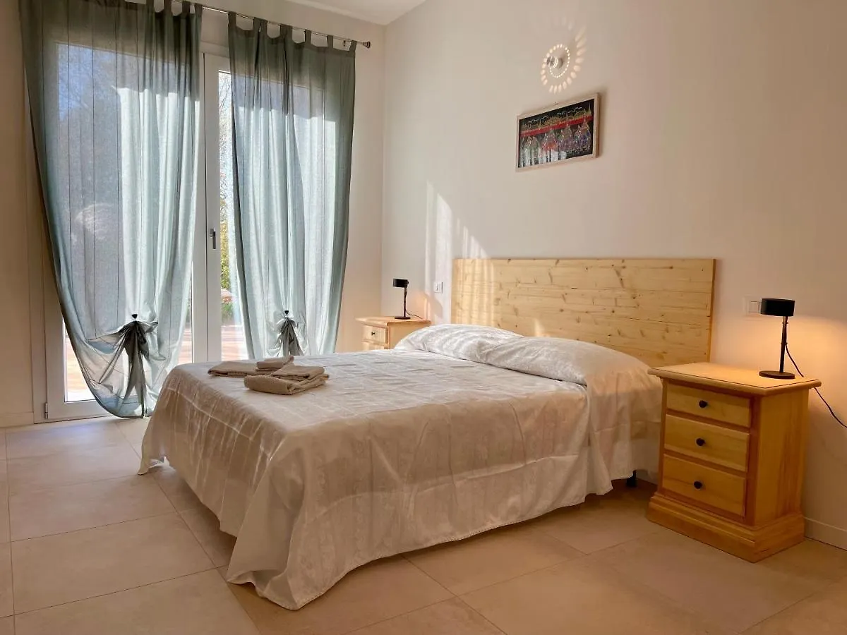 Villa Dinesh Sottomarina Guest house